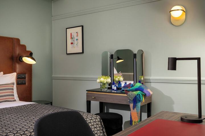 Room 50 of 167