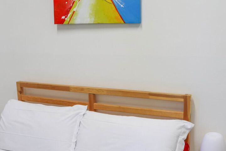 Room 5 of 32
