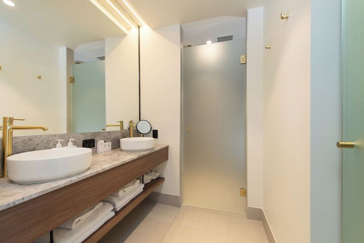 Room 37 of 52