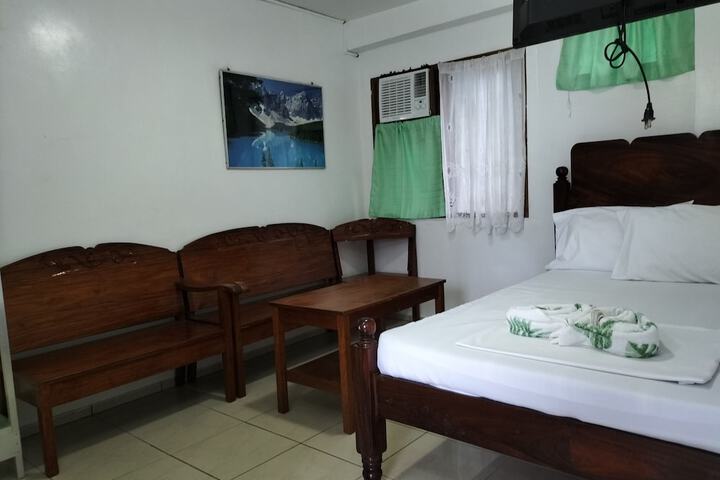 Room 6 of 32