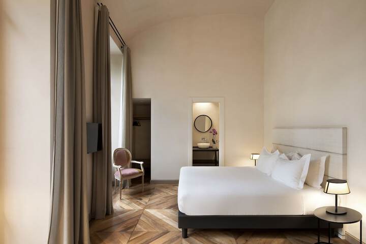 Room 21 of 82