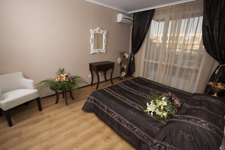 Room 5 of 34