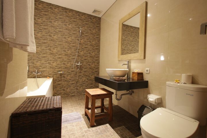 Room 20 of 28