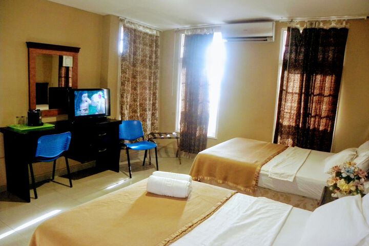 Room 6 of 30