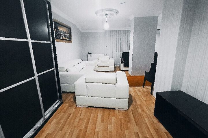Room 32 of 42