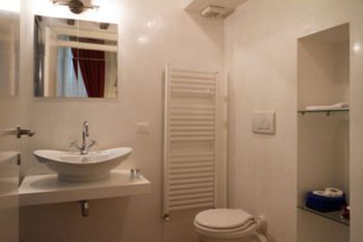 Room 3 of 41