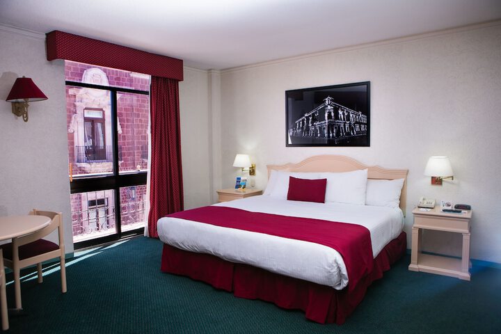 Room 34 of 70