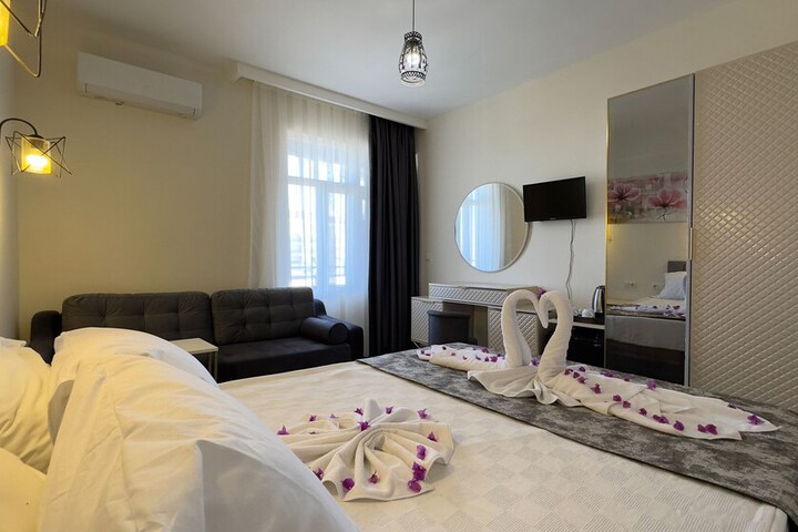 Room 9 of 27