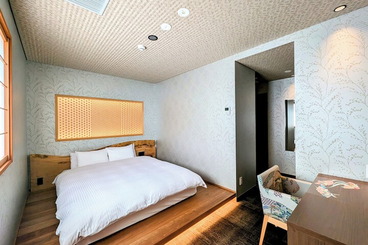 Room 65 of 138