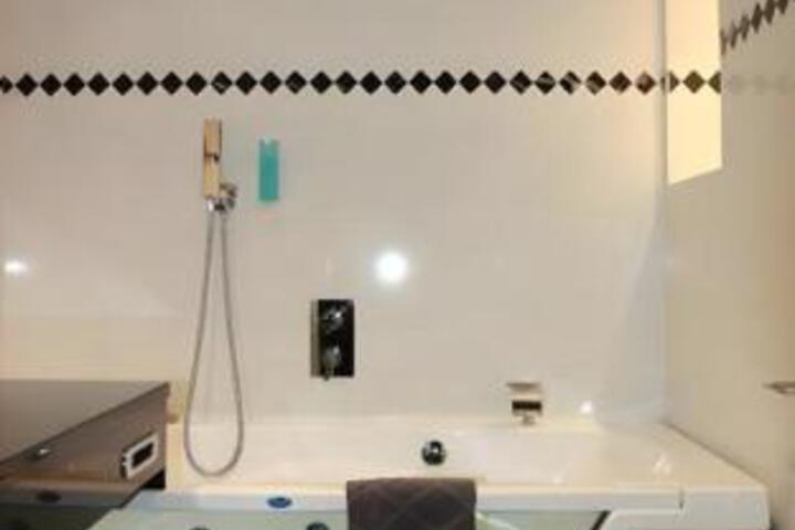 Room 7 of 23