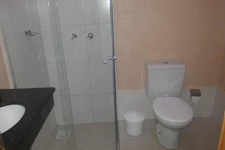 Room 9 of 10