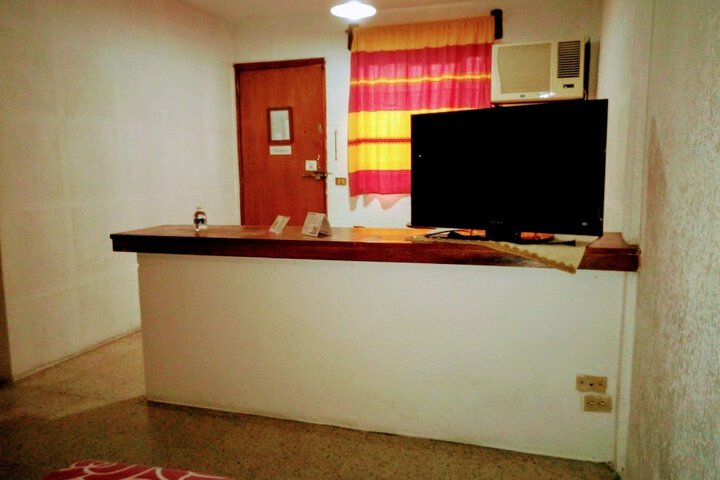 Room 9 of 30