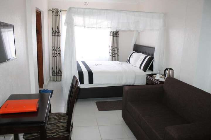 Room 8 of 30