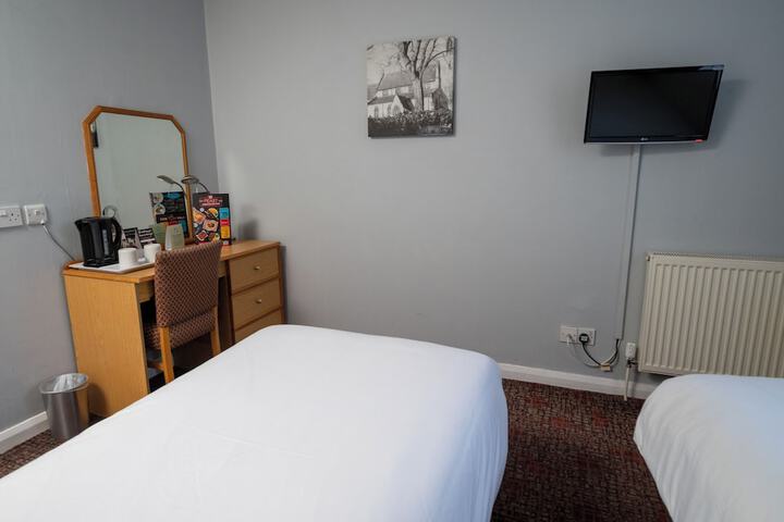 Room 16 of 36