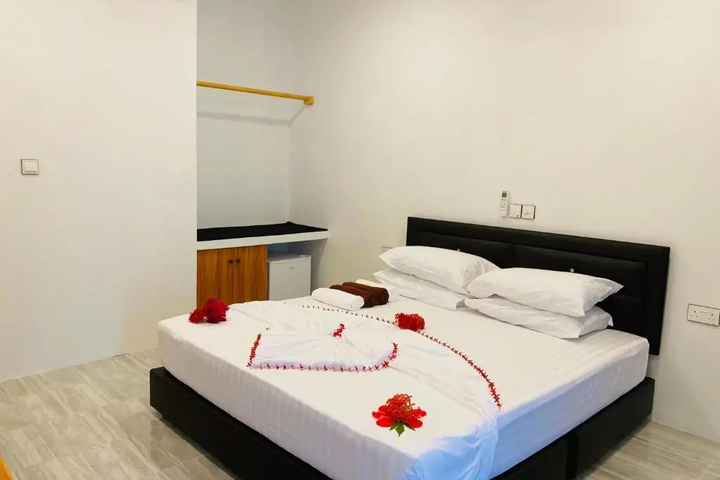 Room 2 of 21