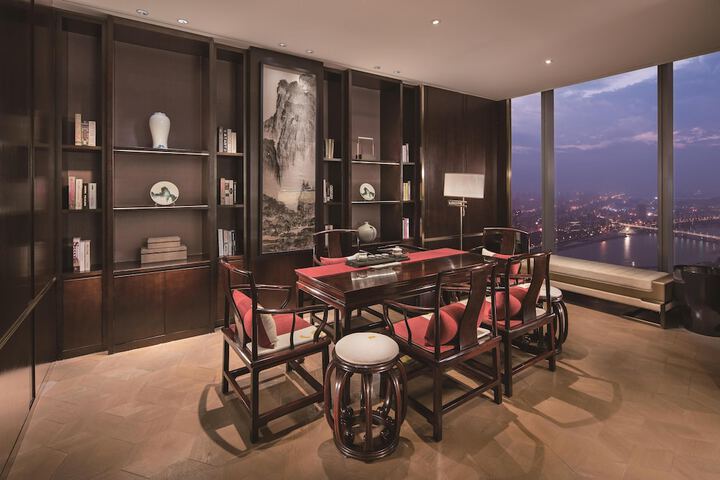 Room 28 of 70