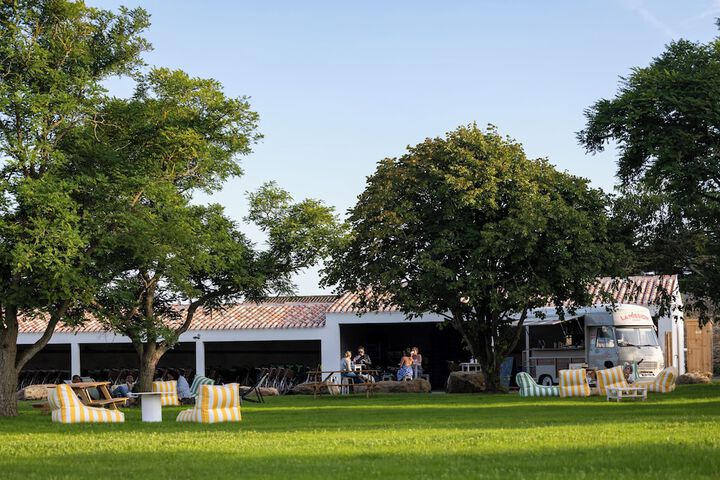 Hotel Exterior 41 of 45