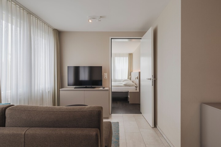 Room 10 of 18