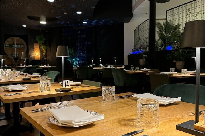 Dining 28 of 44
