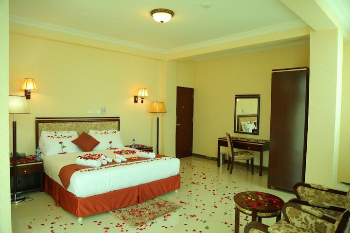 Room 6 of 33
