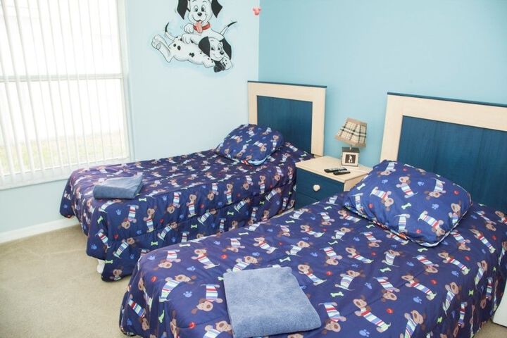 Room 8 of 36