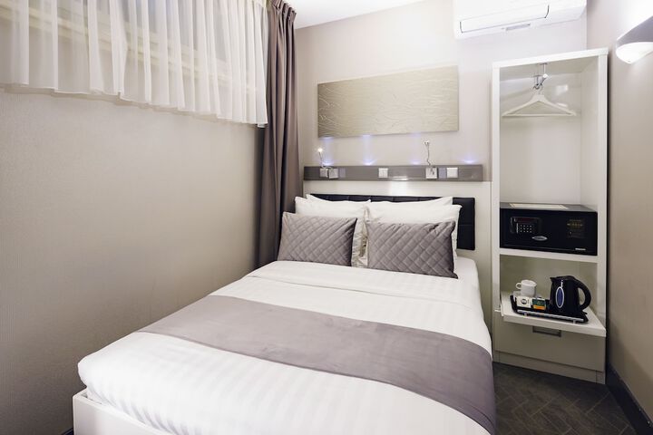 Room 30 of 74