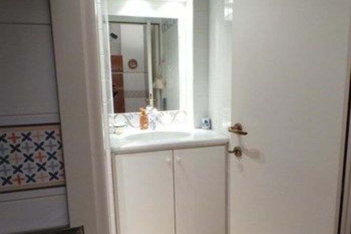 Room 6 of 15