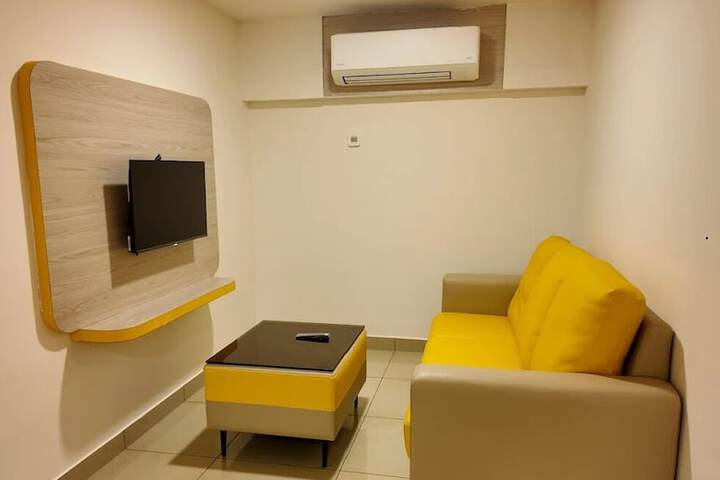 Room 8 of 12