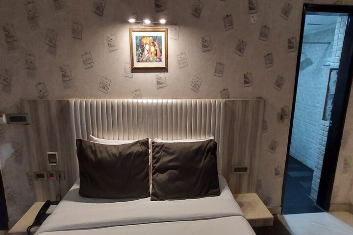 Room 45 of 74