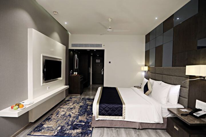 Room 19 of 74
