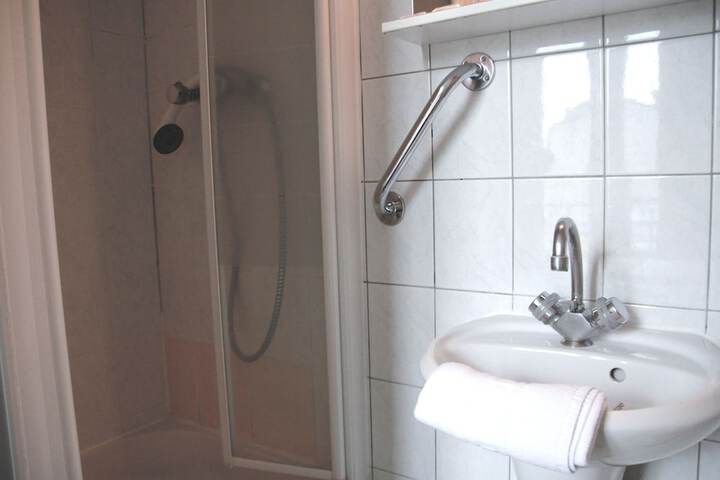 Room 40 of 46