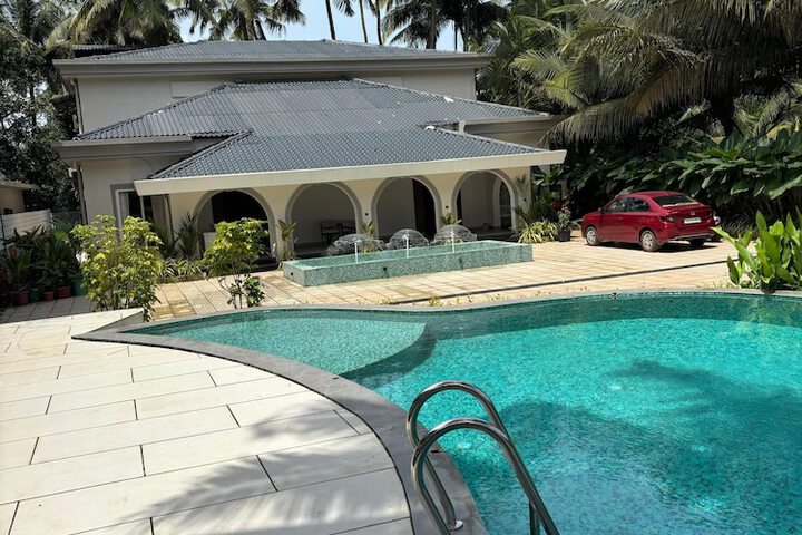 Hotel Exterior 32 of 37