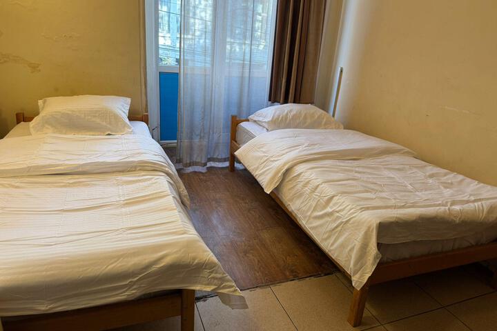 Room 12 of 26