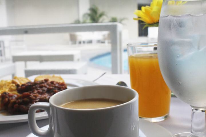 Breakfast/Coffee Service 102 of 135