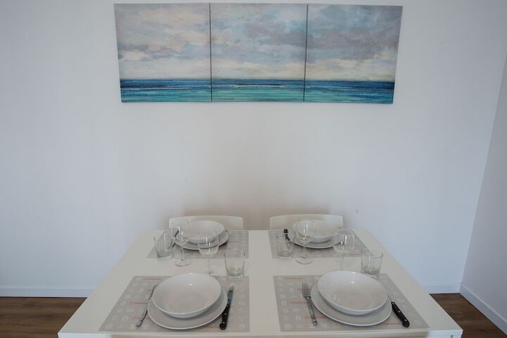 Room 8 of 28