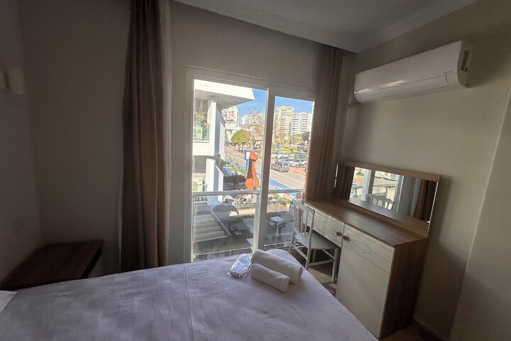 Room 15 of 171