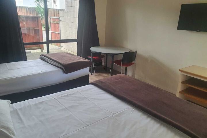 Room 10 of 36