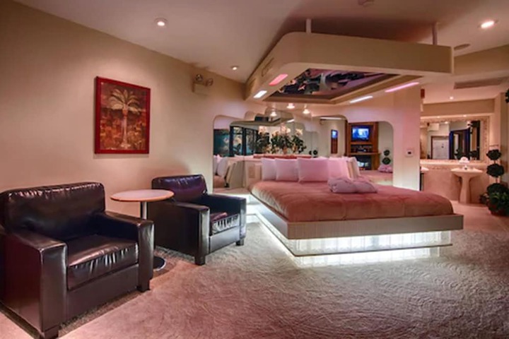 Room 8 of 42