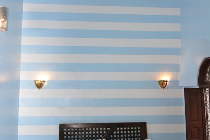 Room 28 of 84