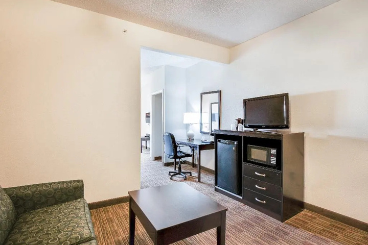 Room 5 of 14