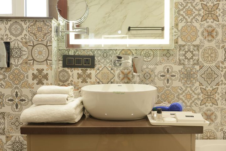 Room 46 of 65