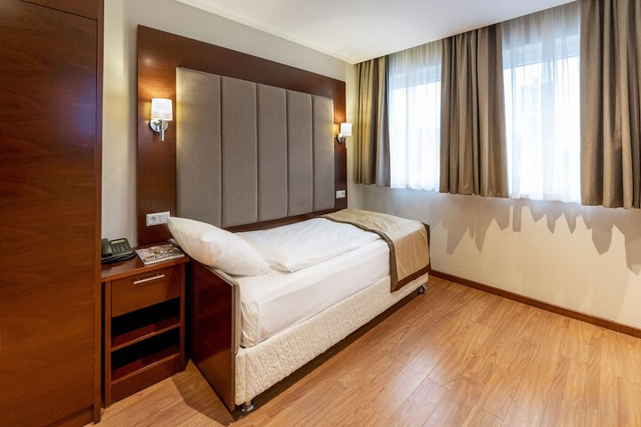 Room 20 of 36