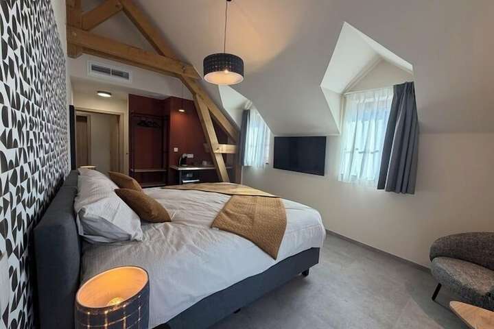 Room 19 of 37