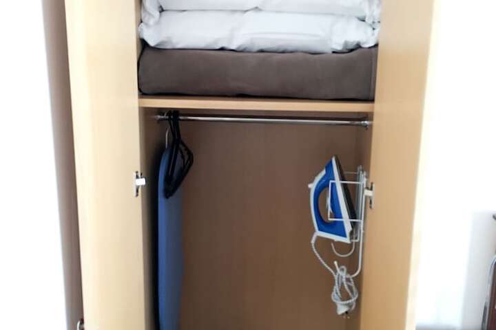 Room 25 of 63
