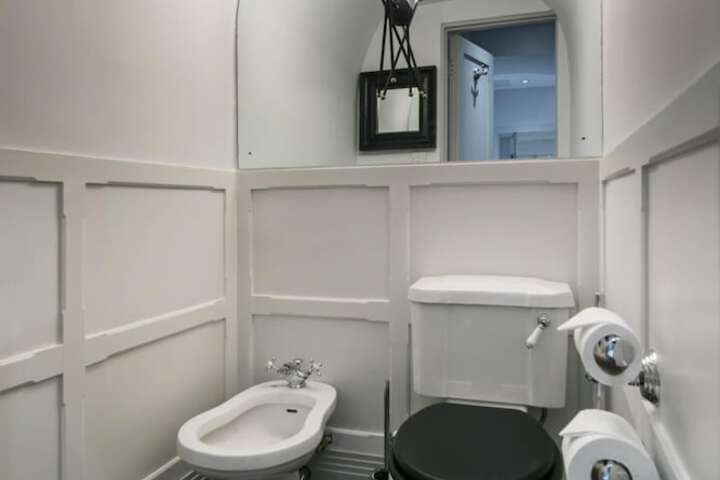 Room 9 of 9