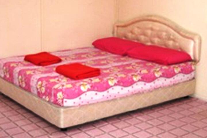 Room 2 of 5