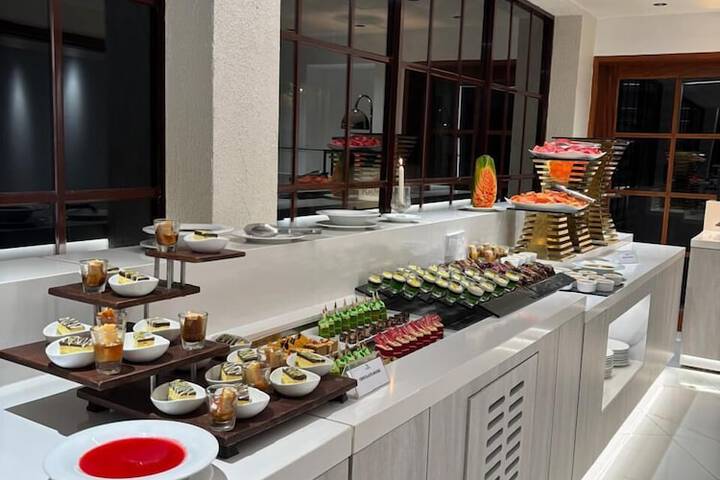 Dining 43 of 104