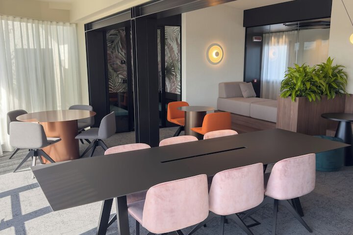 Business Center 96 of 109
