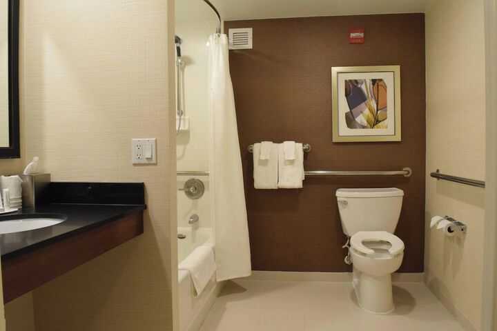 Room 10 of 26