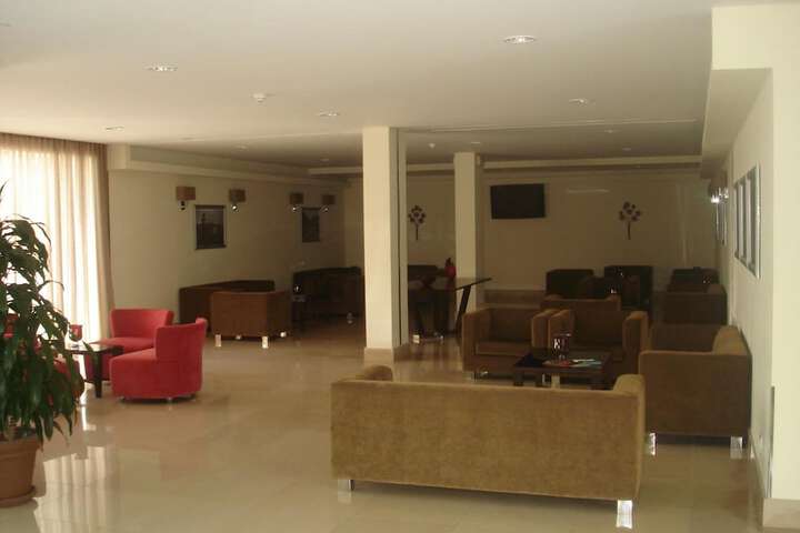 Guest Lobby